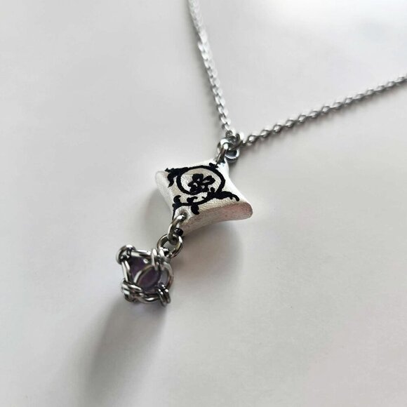 Fairy gothic silver thorns and caged pearl necklace with a small silver chain - Picture 6 of 9